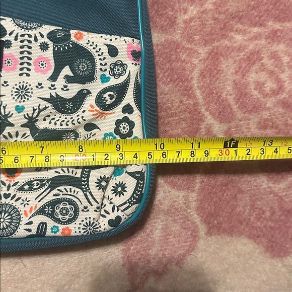 KAVU Forest Green and Beige Crossbody Bag - Picture 2 of 5